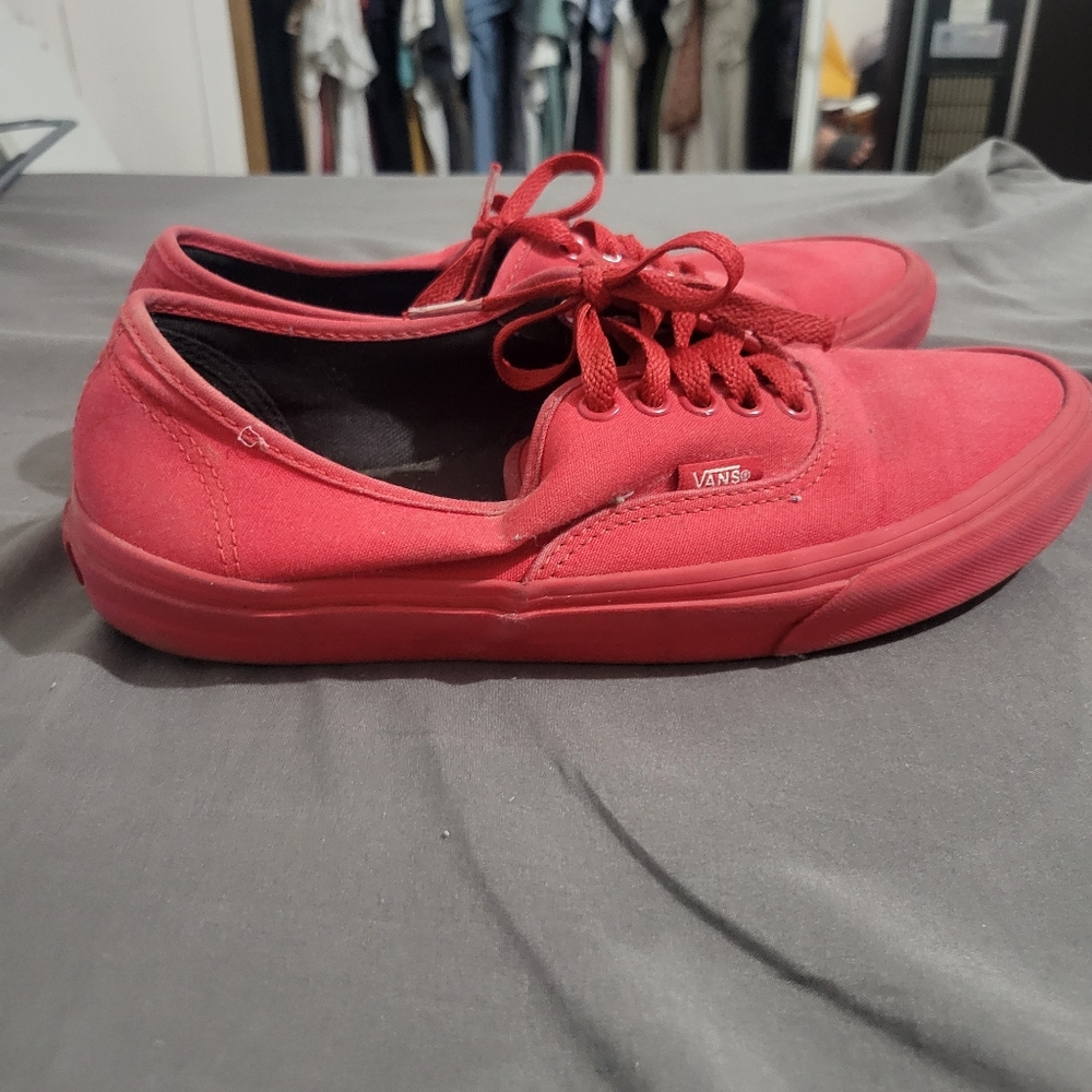 Red vans - Picture 5 of 7